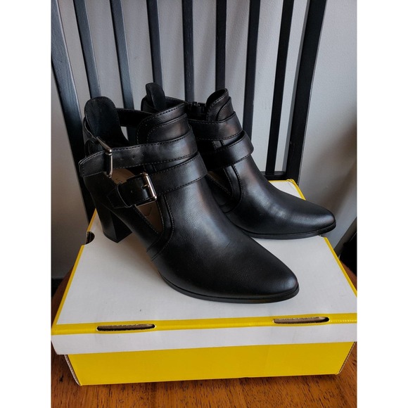 Liz Claiborne Shoes - NEW women's size 6 M LC Camelia black open side belted booties 2.5" heel
